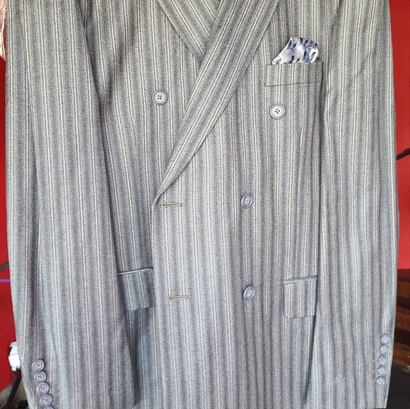 2 and 3 piece suits complete with shirts, ties, and pocket squares most with tag - Picture 14 of 17